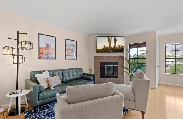 Desert Hideaway - Modern 2 Bdr w/Mountain Views, Pool, & Hot Tub