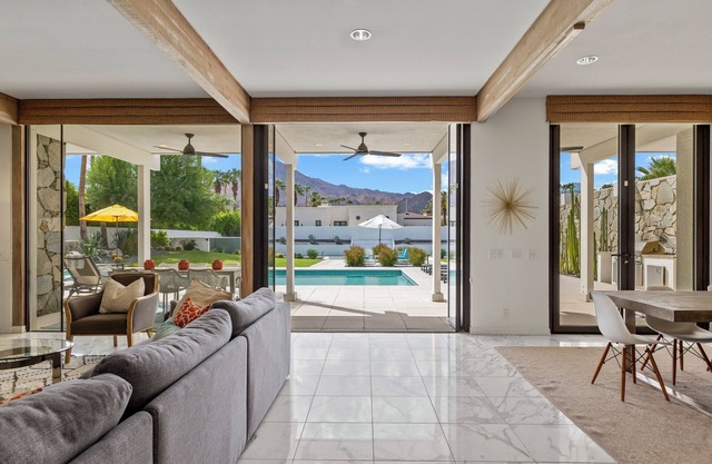 Desert Life w/Private Tennis Court, Saltwater Pool/Spa, Views & EV charger