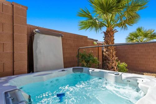 Desert Oasis Hot Tub, Fire Pit, Pool,