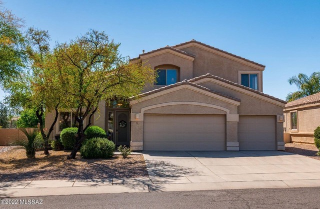 Desert Oasis Large Home with pool and spa!