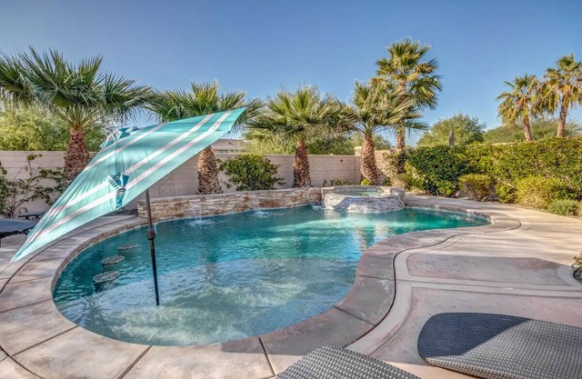 Desert Solstice Lux Desert Oasis w/saltwater pool