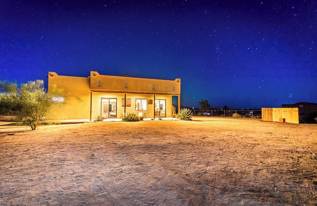 Desert Villa w/ Stunning Night Sky Views & Game Room