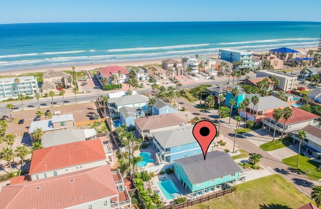Destination Constellation: Star in your own beach story with 10% off 7+ nights!
