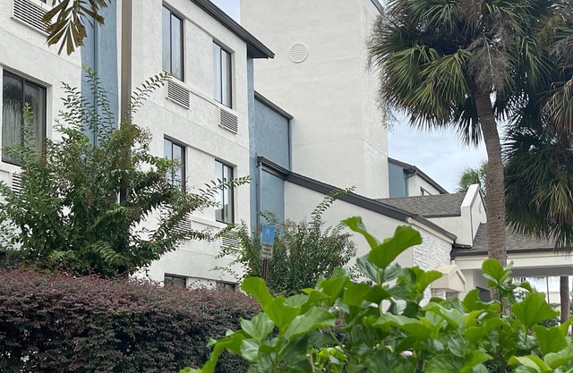 Destiny Palms Hotel Maingate West