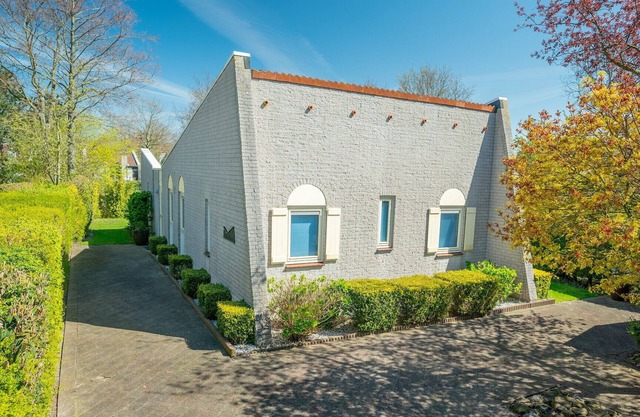 Detached 4-person bungalow