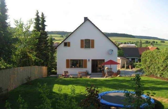 Detached and spacious house with large garden