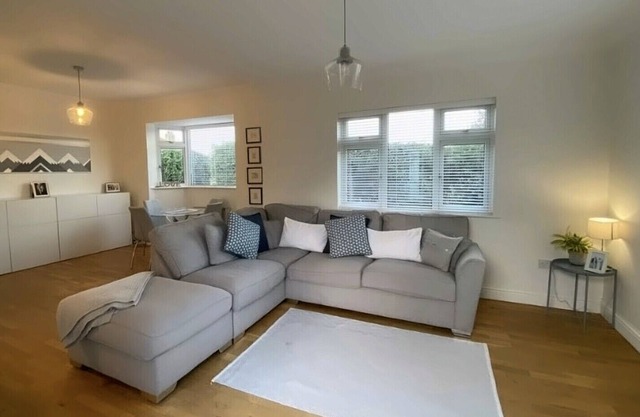 Detached bungalow - St Brelade, South West facing Garden - Close to Beach