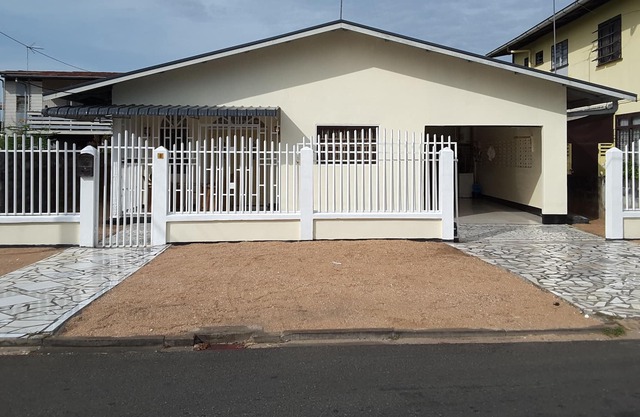 Detached house in a safe, quiet neighborhood