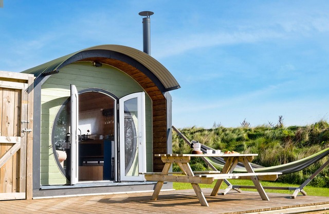 DEW POND, romantic, with open fire in Blagdon