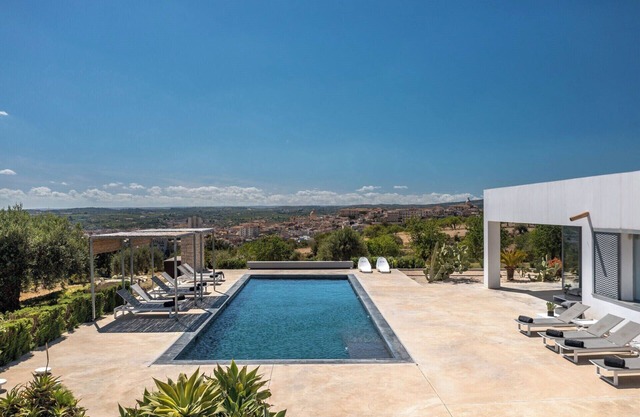 Dietro al Muro - Four Bedroom Villa, Sleeps 10