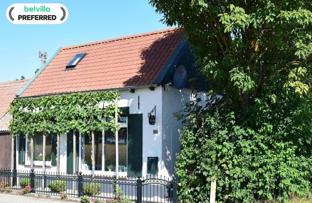 Dike House in Schoondijke near Beaches