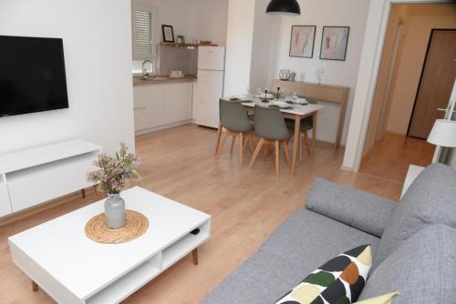 Dino & Gorge Apartments