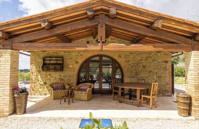 Dionysus - Holiday home with 2 bedrooms, garden and terrace