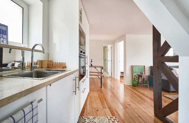 Discover Lisbon's Charm: Cozy, Renovated, Pet-Friendly 2BR with A/C