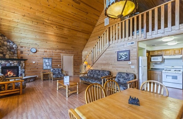 Discover Wisconsin's Hidden Gem! Minutes to Wisconsin Cranberry Discovery Center