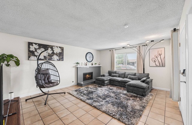 Disney/Knotts Berry Condo! 12 mins ride to Disney