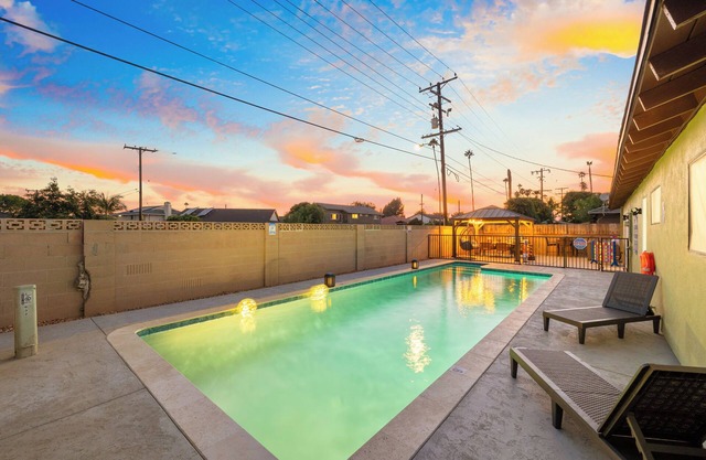 Disneyland Family Rental Pool Sleeps 12 Single Story