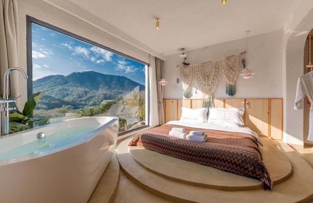 Distant Mountain Guesthouse