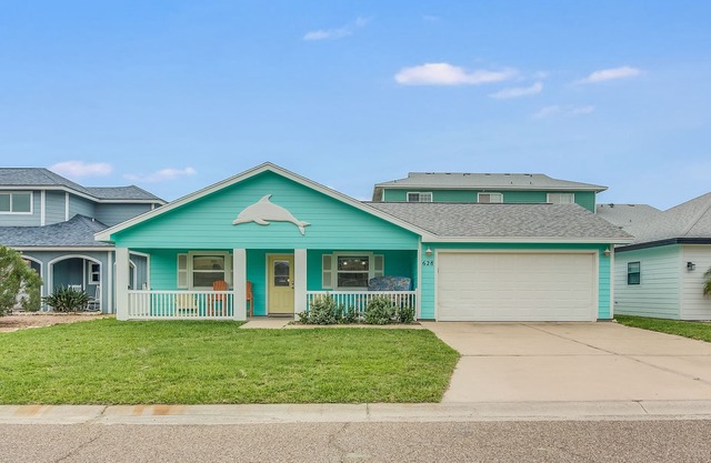 Diving Dolphin | Pet Friendly + Private Pool