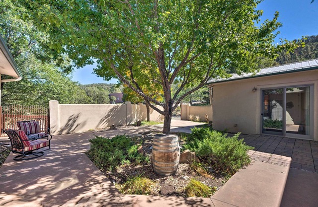 'Doc's Retreat' in Ruidoso Downs w/Mtn Views