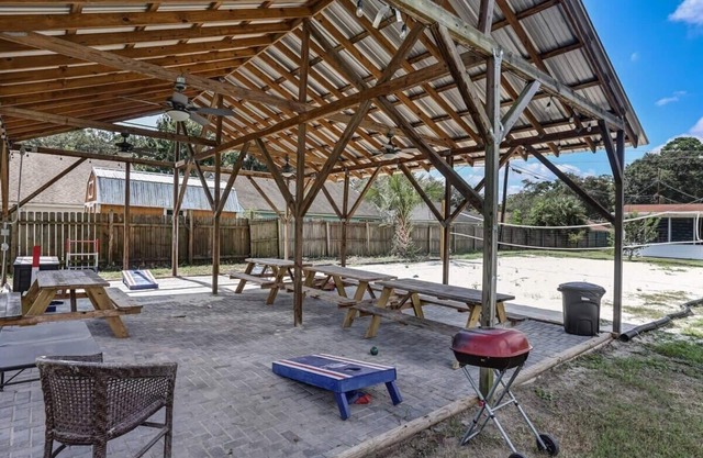 Dock&Volleyball! Near Downtown - Flamingo Flat