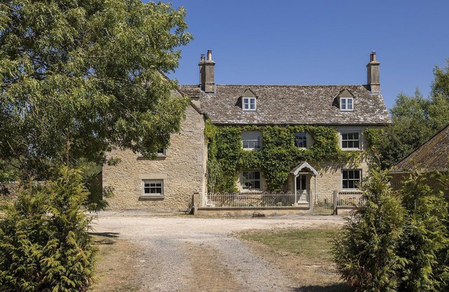 Dog friendly holiday home with a hot tub - Green Farm