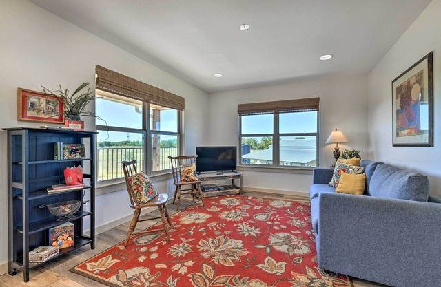 Dog-Friendly Apartment ~ 32 Mi to Fort Worth!