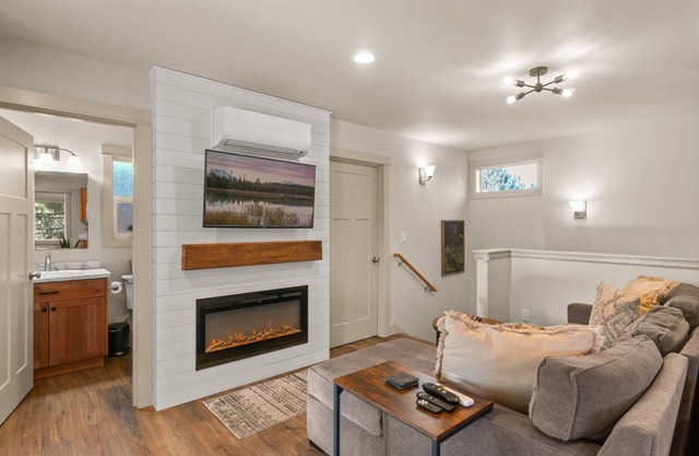 Dog Friendly~Central Location~Modern Construction