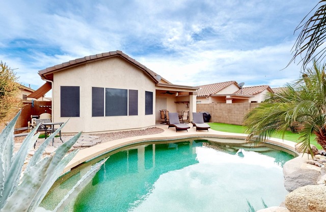 Dog-friendly home with private heated pool, enclosed backyard, patio, grill, W/D