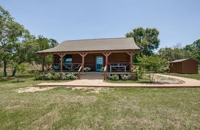 Dog Friendly Private Luxury Cabin in The Texas Hill Country.