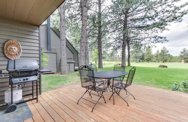 Dog-friendly Sunriver Condo with Great Location & View, SHARC Passes