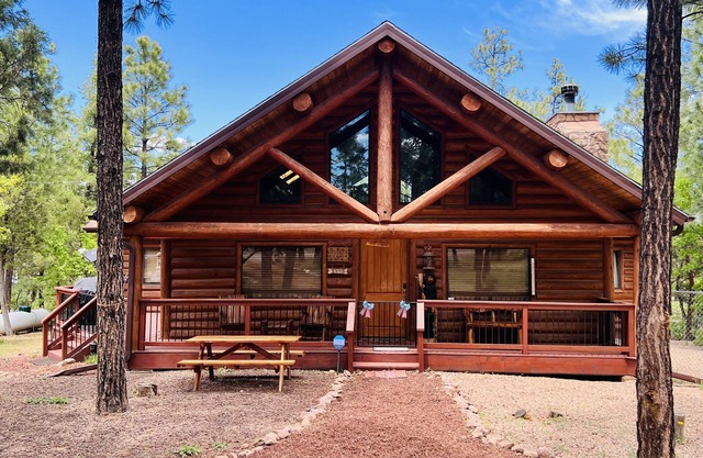 🐶DOG FRIENDLY🌲Ziggy's Hideaway🌲Large fenced yard.🦌