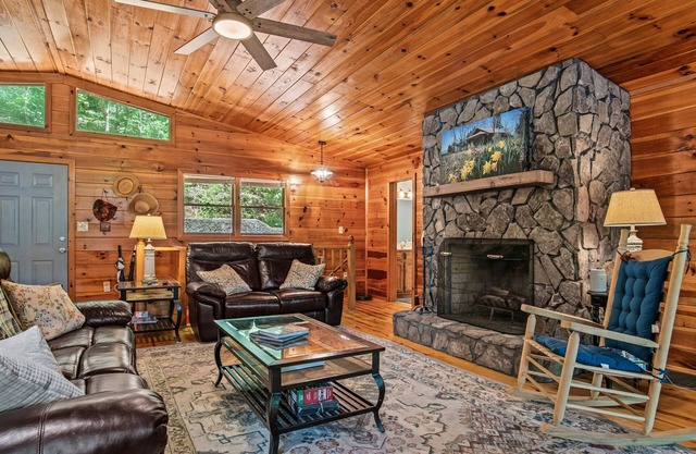 Dogwood Cabin w/Dock!