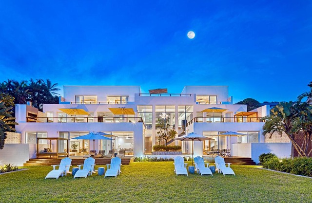 Dolphin Coast YOLO Spaces - The White House Boutique Villa