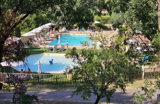 Domaine de Bagard - Gîte le MAZET 45m² 2/6 pers Terrace and garden
