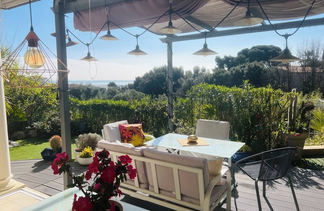 DOMAINE DES PLATEAUX FLEURIS, 3P with garden and garage near Nice and Antibes