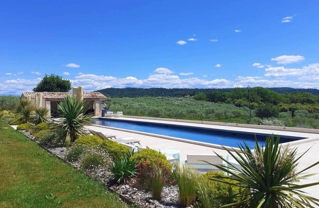 Domaine des Hauts de Riganel - 26 people