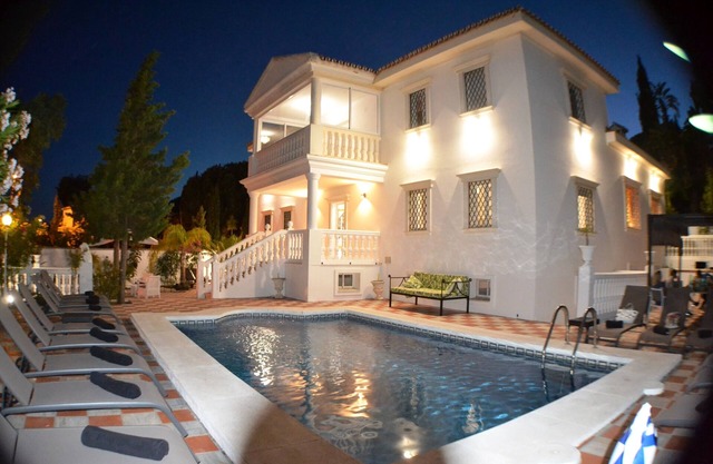 Domus Vesta a luxury huge villa with 10 bedrooms close to Niky Beach and Banus