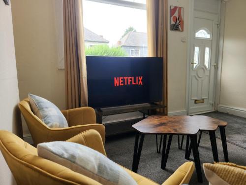 Doncaster Serviced Accommodation - Apartments - 3 Bed House-Close To A1 & M18 - Contractors - Business Travellers - Families