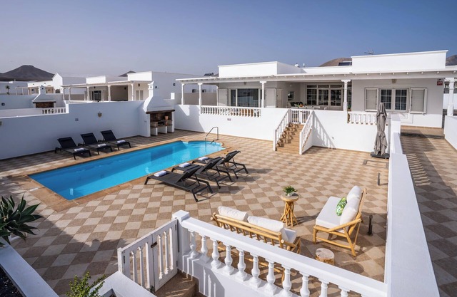 Doramas33 | Stunning 3-bedroom holiday villa in Puerto Calero