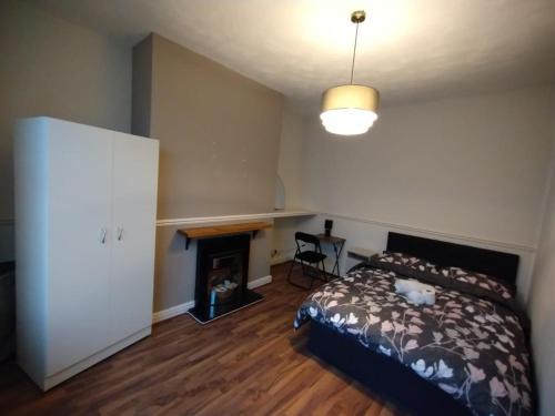Double-Bedroom C1 Manchester Close To Bolton Centre