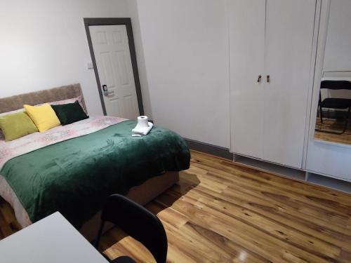 Double-Bedroom in the Heart of Harpurhey Manchester A2 Perfect for Short Stays
