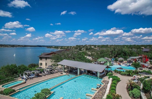 Double Queen Lakeview with Balcony at Lakeway Resort & Spa