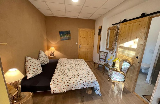 Double room on farm (La ferme du Tao)