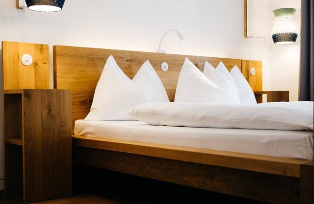 Double room "regular" - non ref, excl. Breakfast - arthotel Blaue Gans