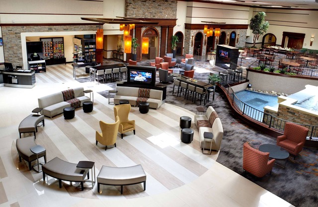 DoubleTree by Hilton Detroit - Dearborn