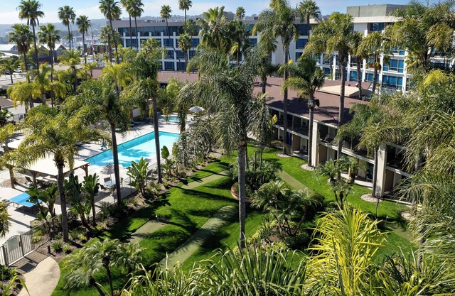 DoubleTree by Hilton San Diego Bayside