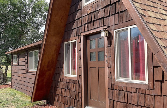 Downtown A-Frame- recently renovated, pet friendly