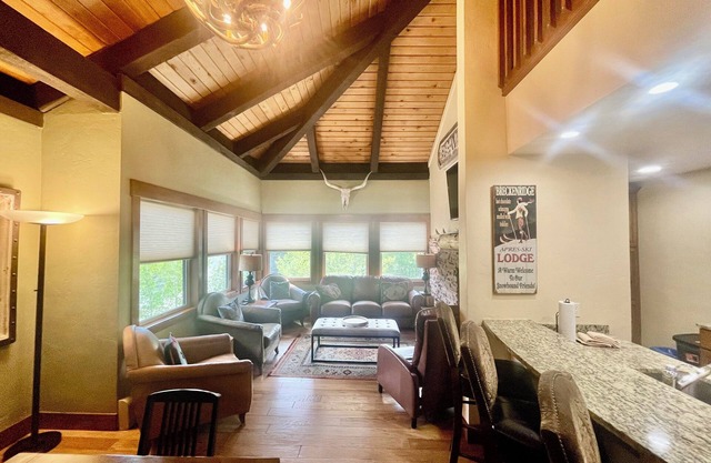 Downtown Breckenridge Hideaway | 2BR/Loft. Pool & Hot Tub!
