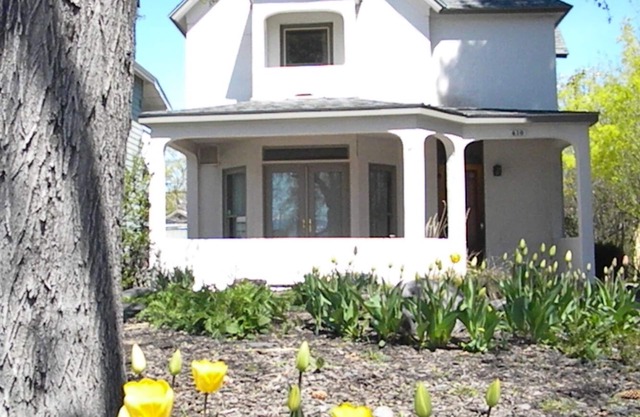 Downtown Charmer with Everything You Need